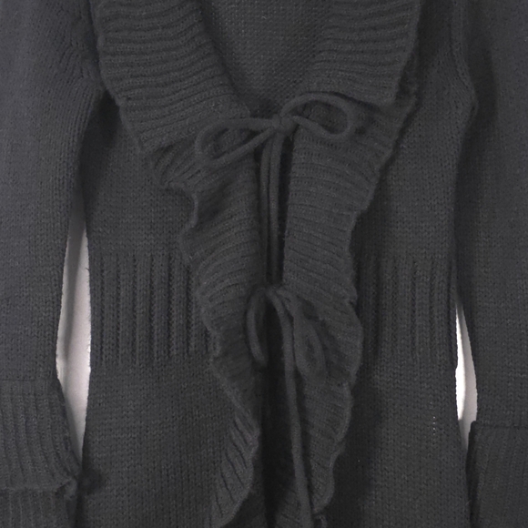 Vintage Black Ruffle Knit Long Duster Cardigan Whimsygoth Cottagecore M - Picture 4 of 8